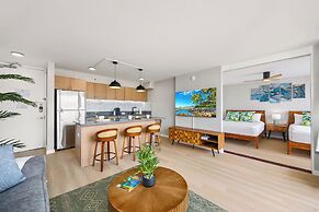 Premium Remodeled Condo in Waikiki with 2 Double Beds and Parking