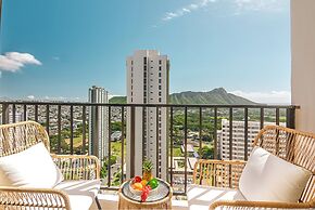 Premium Remodeled Condo in Waikiki with 2 Double Beds and Parking