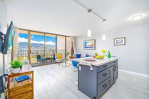 Premium Remodeled Condo in Waikiki with 2 Double Beds and Parking