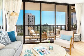 Premium Remodeled Condo in Waikiki with 2 Double Beds and Parking