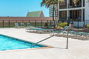Premium Remodeled Condo in Waikiki with 2 Double Beds and Parking