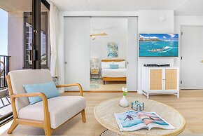 Premium Remodeled Condo in Waikiki with 2 Double Beds and Parking