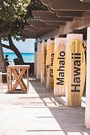 Premium Remodeled Condo in Waikiki with 2 Double Beds and Parking