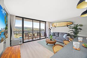Premium Remodeled Condo in Waikiki with 2 Double Beds and Parking
