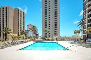 Premium Remodeled Condo in Waikiki with 2 Double Beds and Parking
