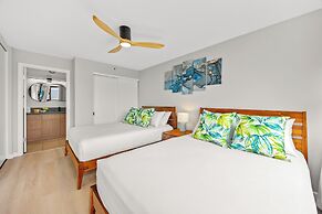 Premium Remodeled Condo in Waikiki with 2 Double Beds and Parking