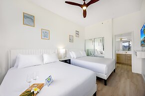Premium Remodeled Condo in Waikiki with 2 Double Beds and Parking