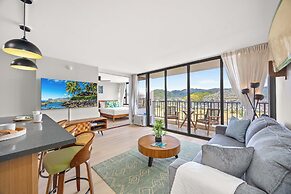 Premium Remodeled Condo in Waikiki with 2 Double Beds and Parking