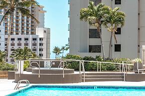 Premium Remodeled Condo in Waikiki with 2 Double Beds and Parking