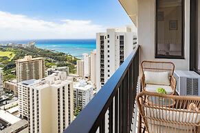 Premium Remodeled Condo in Waikiki with 2 Double Beds and Parking