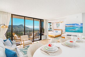 Premium Remodeled Condo in Waikiki with 2 Double Beds and Parking