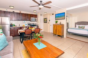 Premium Remodeled Condo in Waikiki with 2 Double Beds and Parking