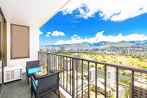 Premium Remodeled Condo in Waikiki with 2 Double Beds and Parking