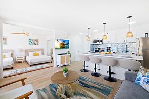 Premium Remodeled Condo in Waikiki with 2 Double Beds and Parking