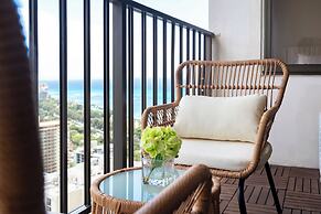 Premium Remodeled Condo in Waikiki with 2 Double Beds and Parking