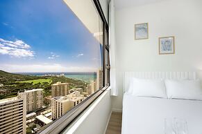 Premium Remodeled Condo in Waikiki with 2 Double Beds and Parking