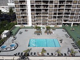 High Floor Ocean View Condo with 2 Double Beds