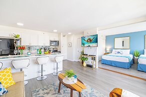 High Floor Ocean View Condo with 2 Double Beds