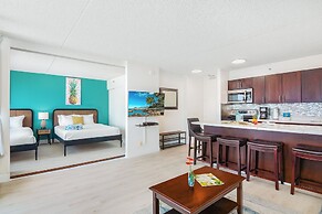 High Floor Ocean View Condo with 2 Double Beds