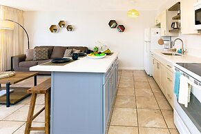 High Floor Ocean View Condo with 2 Double Beds