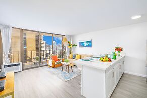 High Floor Ocean View Condo with 2 Double Beds