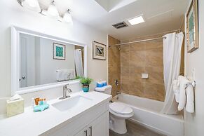 High Floor Ocean View Condo with 2 Double Beds