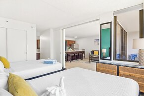 High Floor Ocean View Condo with 2 Double Beds