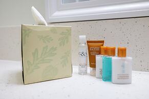 High Floor Ocean View Condo with 2 Double Beds