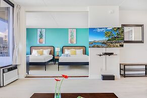 High Floor Ocean View Condo with 2 Double Beds