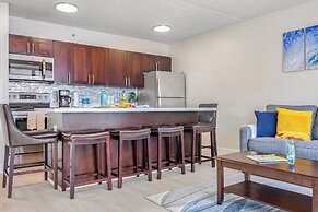 High Floor Ocean View Condo with 2 Double Beds