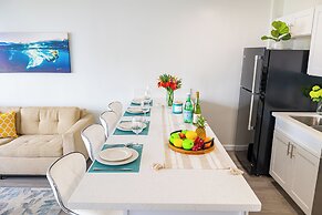 High Floor Ocean View Condo with 2 Double Beds