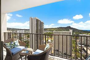 Diamond Head and Ocean views with King Bed and Parking