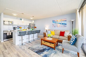 Diamond Head and Ocean views with King Bed and Parking