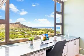 Diamond Head and Ocean views with King Bed and Parking