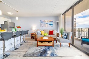 Diamond Head and Ocean views with King Bed and Parking