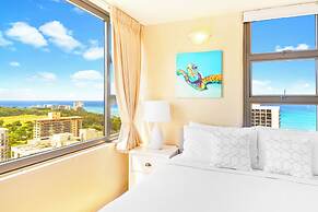 Diamond Head and Ocean views with King Bed and Parking