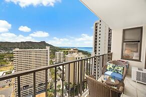 Diamond Head and Ocean views with King Bed and Parking