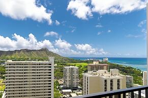 Diamond Head and Ocean views with King Bed and Parking