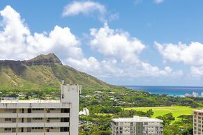 Diamond Head and Ocean views with King Bed and Parking