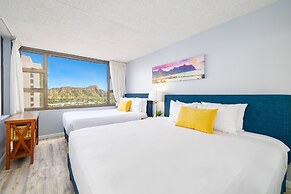 Diamond Head and Ocean views with King Bed and Parking