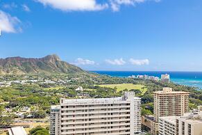 Diamond Head and Ocean views with King Bed and Parking