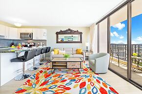 Diamond Head and Ocean views with King Bed and Parking