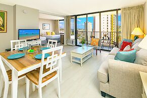 Diamond Head and Ocean views with 2 Double Beds and Parking