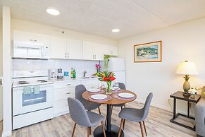 Diamond Head and Ocean views with 2 Double Beds and Parking