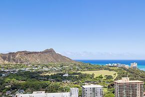 Diamond Head and Ocean views with 2 Double Beds and Parking