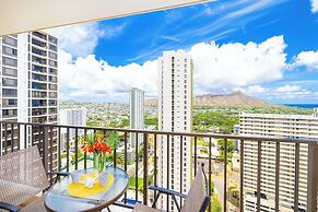 Diamond Head and Ocean views with 2 Double Beds and Parking