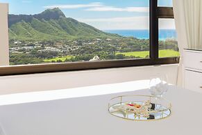 Diamond Head and Ocean views with 2 Double Beds and Parking