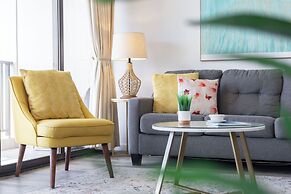 Diamond Head and Ocean views with 2 Double Beds and Parking