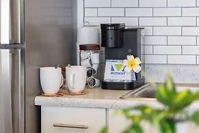 Diamond Head and Ocean views with 2 Double Beds and Parking