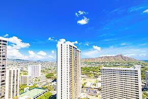 Diamond Head and Ocean views with 2 Double Beds and Parking